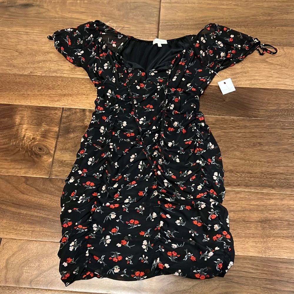Short “ultra-flirt” flower body con dress